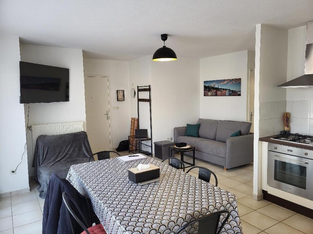 Rooftop 3 Chambres, Terrasse, Garage * Venissieux